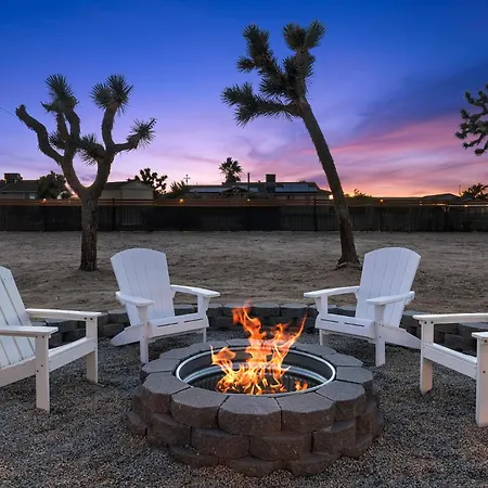 Modern Desert Escape - Fire Pit, Bbq And Design! Home